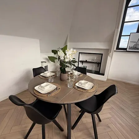 Luxury 3br Penthouse Loft With Rooftop Terrace Near Museum Quarter In *